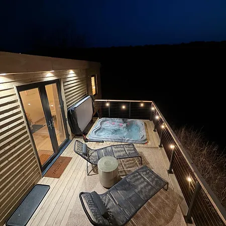 Luxury Shepherds Hut With Hot Tub Valley Views Campingplads *