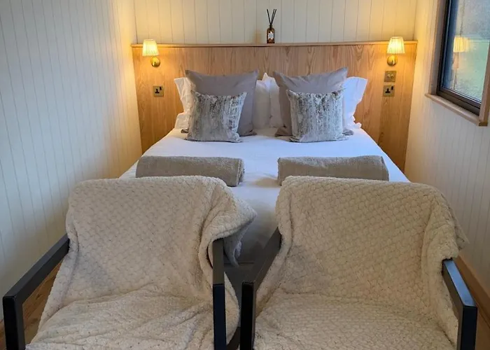 Kemping Shepherds Hut By Stepney Scarborough